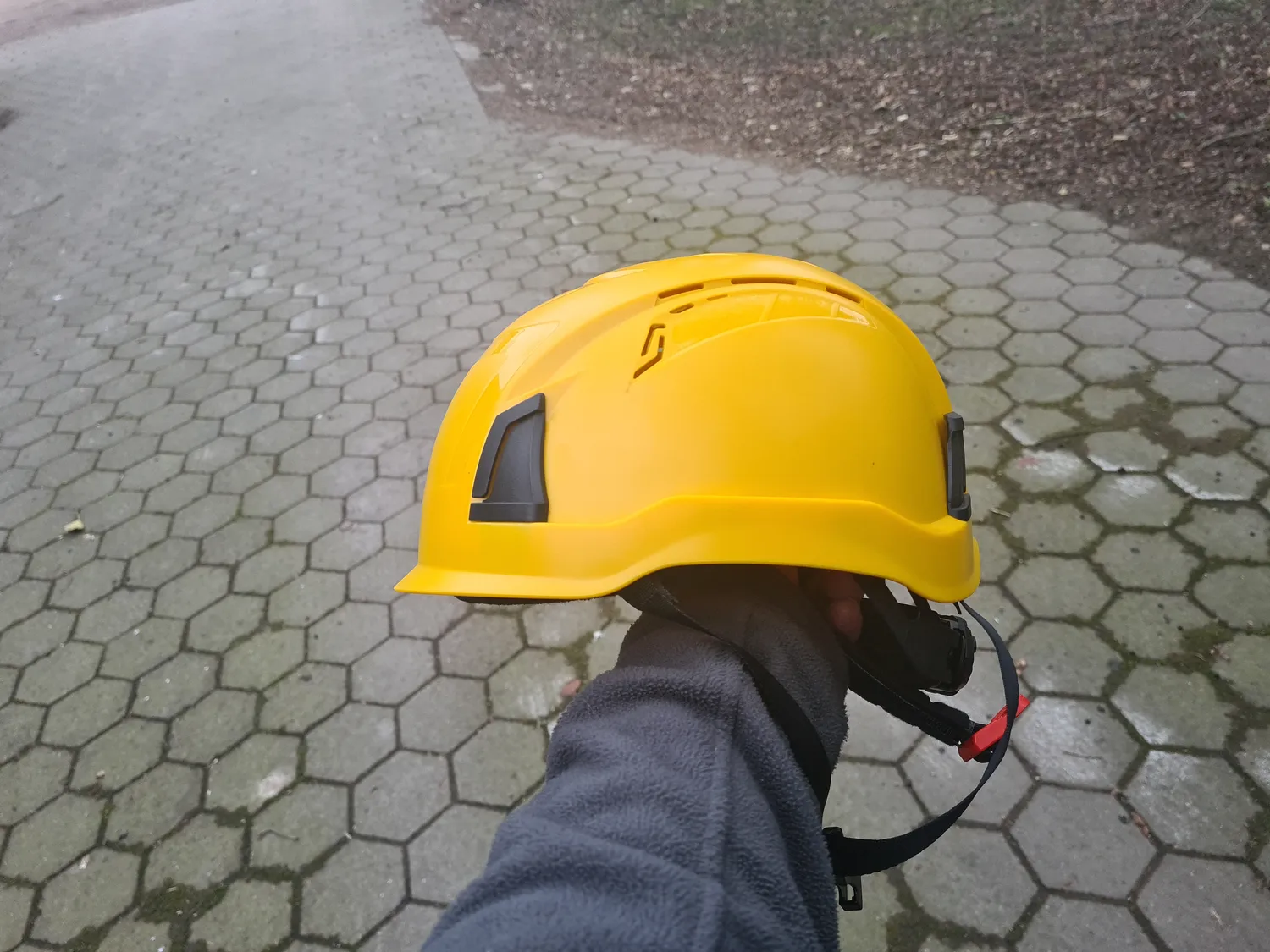 ProFit D!-Rock Schutzhelm Anthrazit belüftet