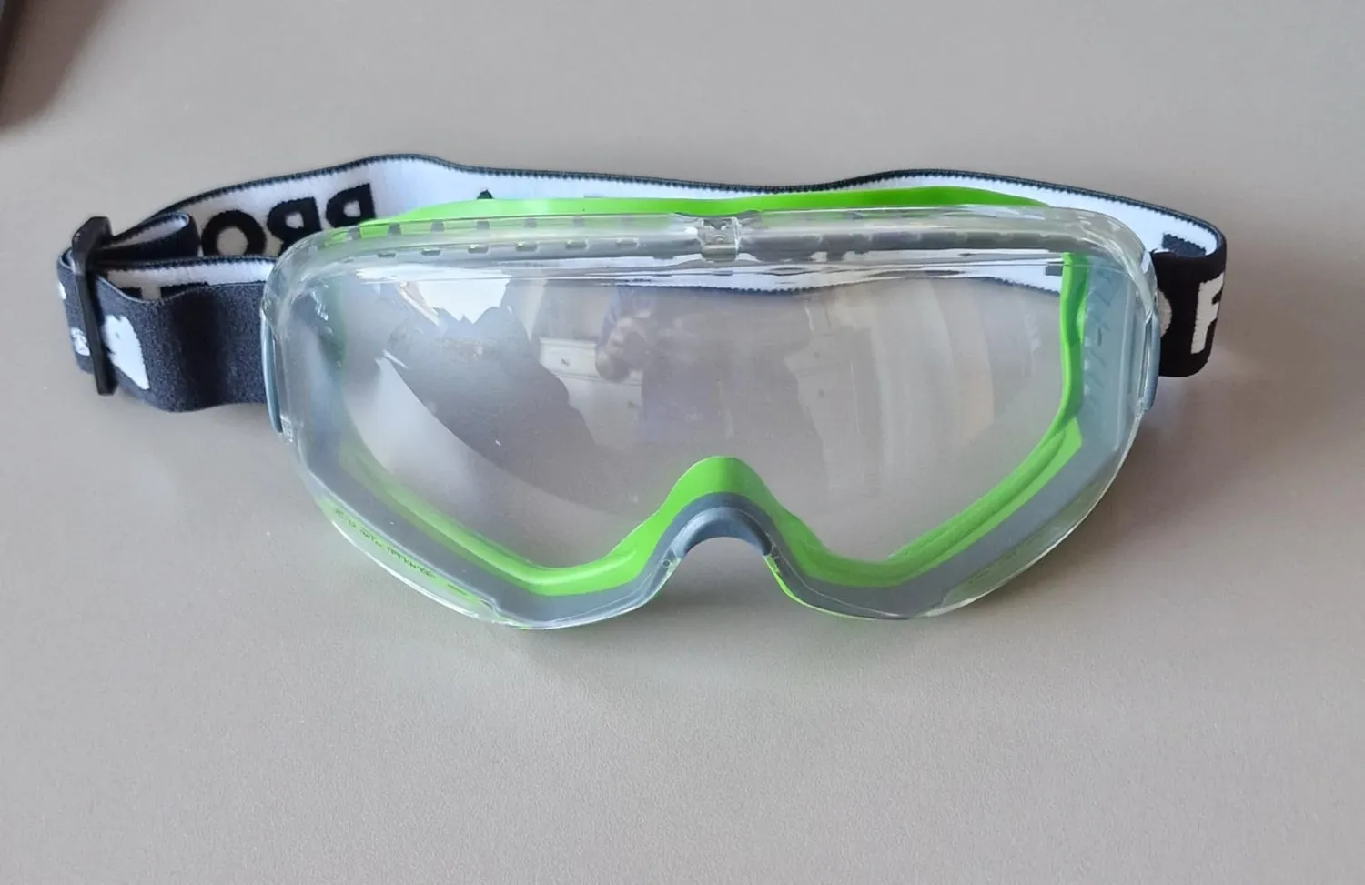 ProFit T-Spex Vollsichtbrille Grün-Schwarz Brillenträger