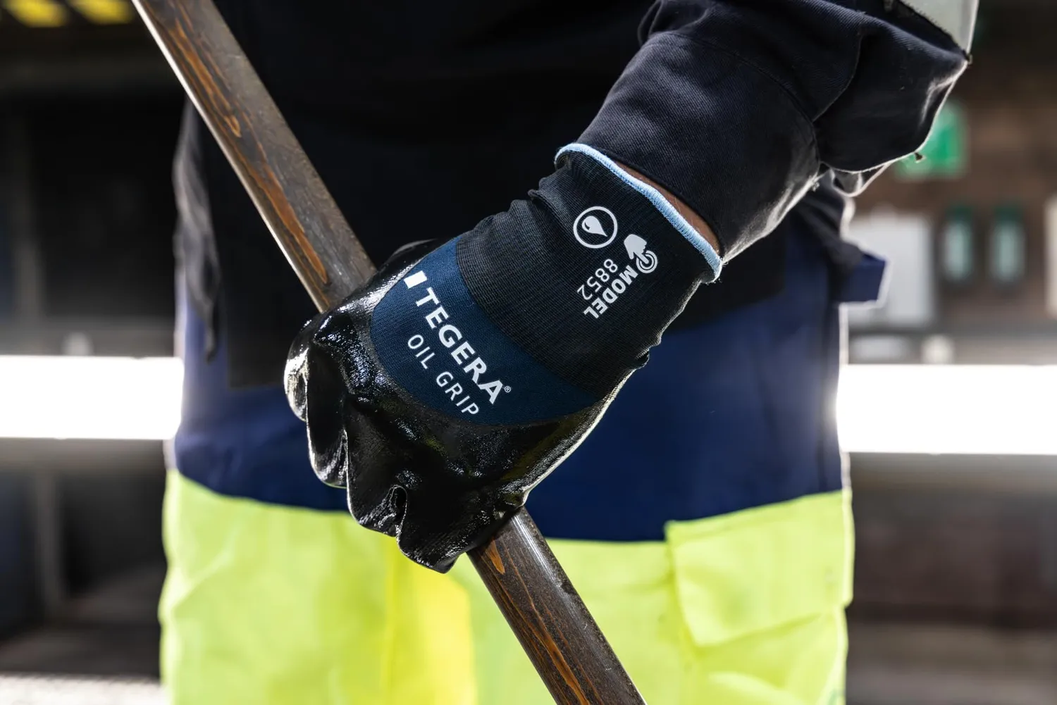 TEGERA Oil-Grip 8852 Arbeitshandschuh Größe 6 3-fach